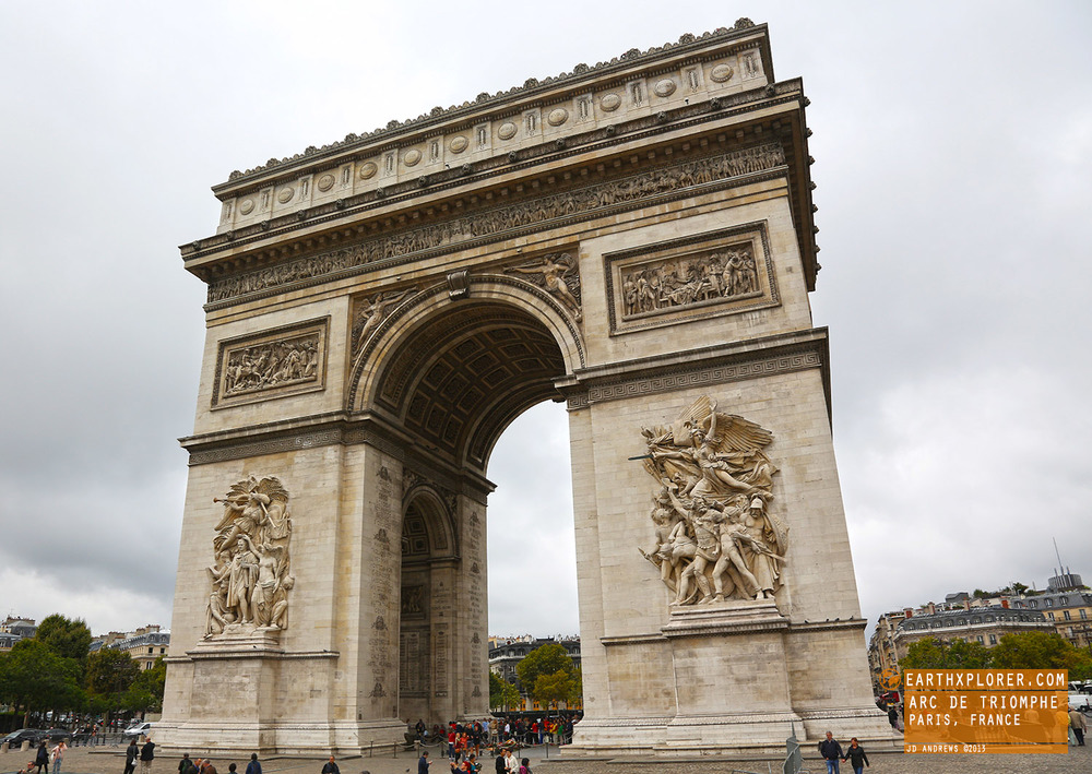 Arc de Triomphe Paris France.jpg