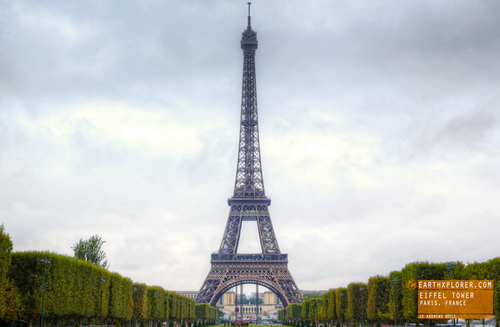 Eiffel Tower Paris France.jpg