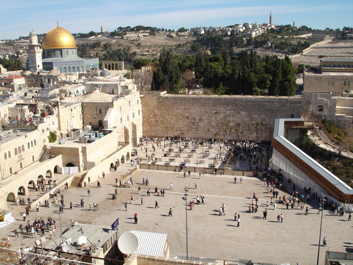 The Western Wall. Credit: Wikimedia Commons.