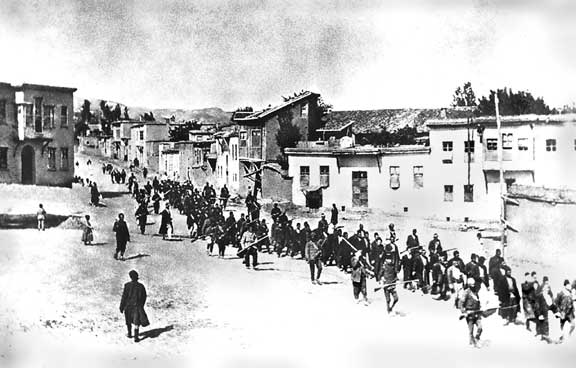 Armenians_marched_by_Turkish_soldiers_1915.png