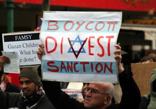 A Boycott, Divestment and Sanctions (BDS) protest against Israel in<br />Melbourne, Australia, on June 5, 2010. Credit: Mohamed Ouda via  Wikimedia<br />Commons.