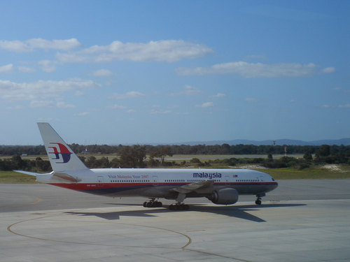 The Malaysia Airlines Flight 370 Boeing 777-200ER plane has been missing since Saturday. Credit: Wikimedia Commons.