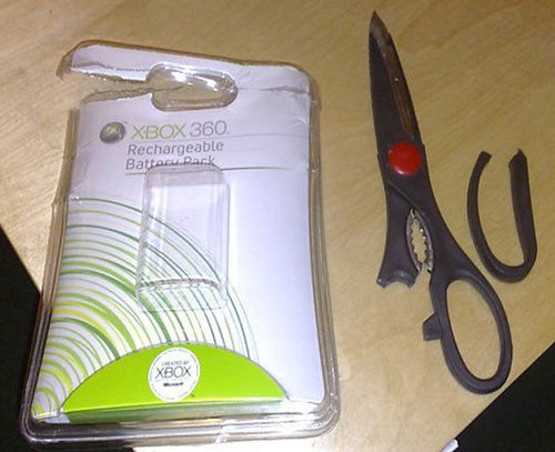 one-consumer-broke-his-scissors-on-an-xbox-chargers-tightly-sealed-plastic-shell
