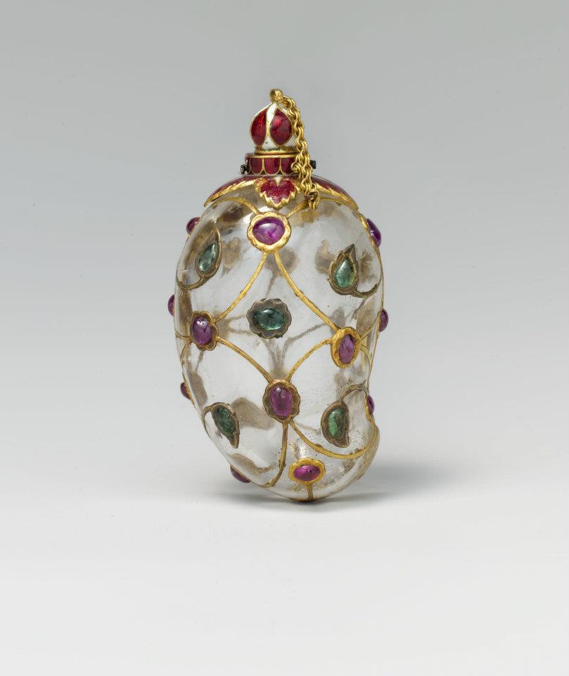 Mango-Shaped Flask, mid-17th century India Rock crystal, gold and gemstone inlay. Photo: The Metropolitan Museum of Art.