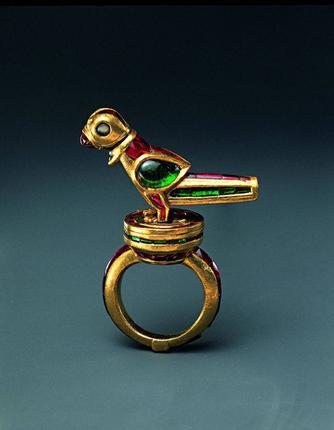 Mughal parrot finger ring (c.1600–1625) with a three-dimensional bird that can rotate and bob (possibly providing hours of entertainment for its owner) is set with rubies, emeralds, diamonds and a single sapphire. Photo: The Al-Sabah collection.