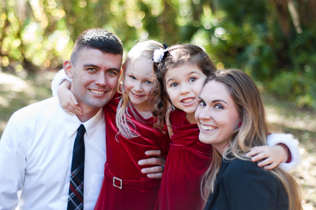 Photo Says Hello | Tampa Holiday Mini Sessions | Lithia Springs Park