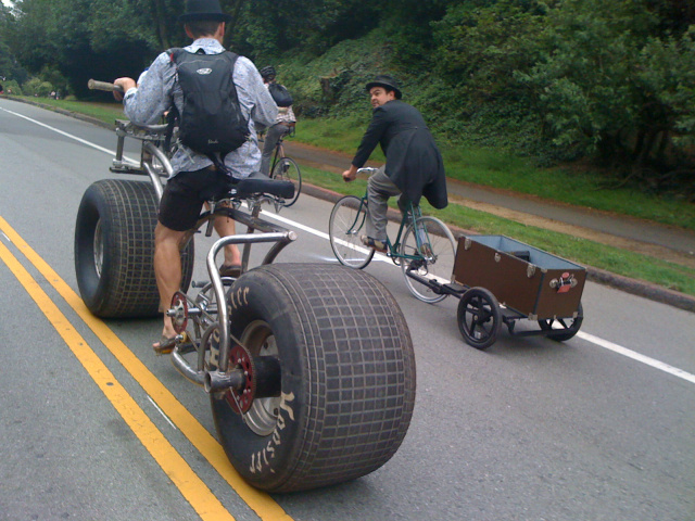http://static.squarespace.com/static/51cdfc97e4b0d13e9248b3b7/t/52e93e7ee4b0f522ece614d2/1391017599592/ggp-tour-de-fat-fat-tire-bike.jpg?format=750w