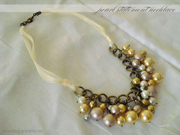 http://www.gracelaced.com/blog/2011/12/12/pearl-statement-necklace-tutorial#.UsbVH_YkTn4