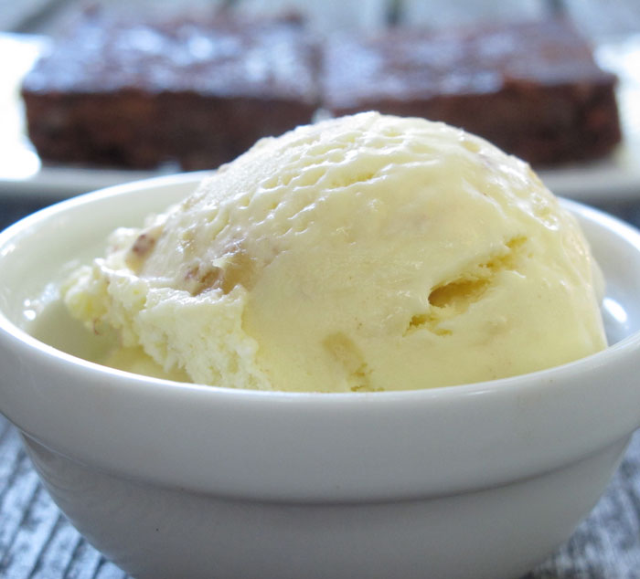 Ginger-brownie ice