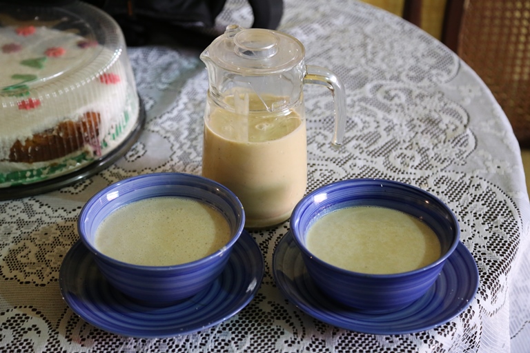  Masato—a traditional Esmeraldan drink made with ripe sweet plantain, coconut milk and cinnamon.