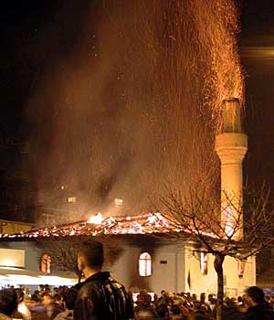 burning mosque in Iraq