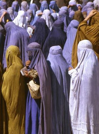 veiled-women-of-afghanistan_7333