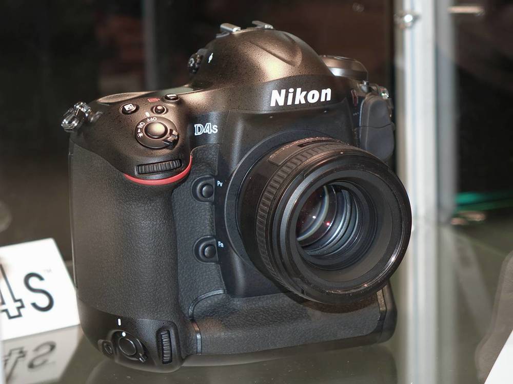 Nikon-D4S-front.jpg