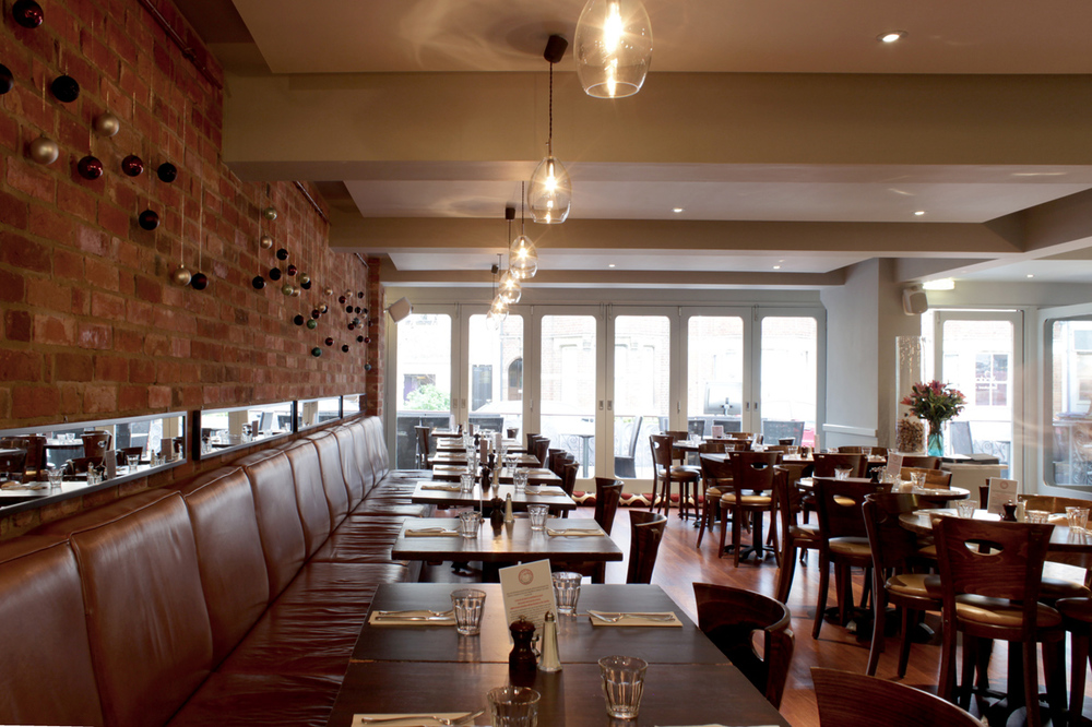 portabello_restaurant_designers_interior_architecture_oxford_rogue_designs_northern_lighting_unika_pendant