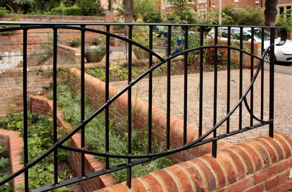 curved_bespoke_railings_rogue_designs_oxford