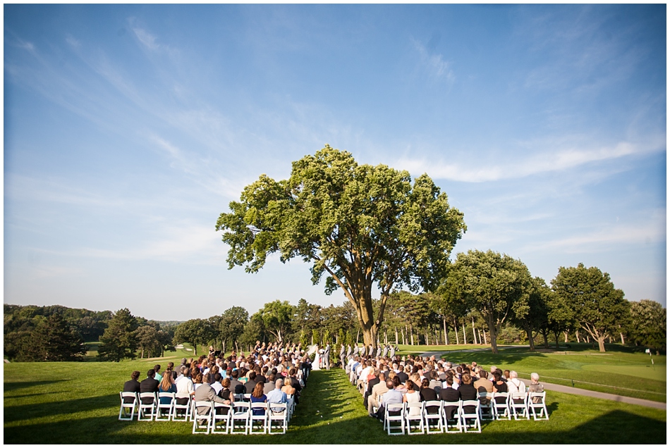 Outdoor wedding reception at Omaha Country Club in Omaha, NE
