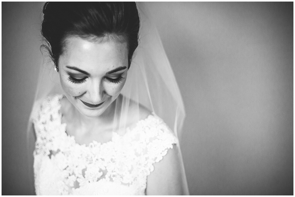 beautiful bride in black and white by Amanda Kohler Photography