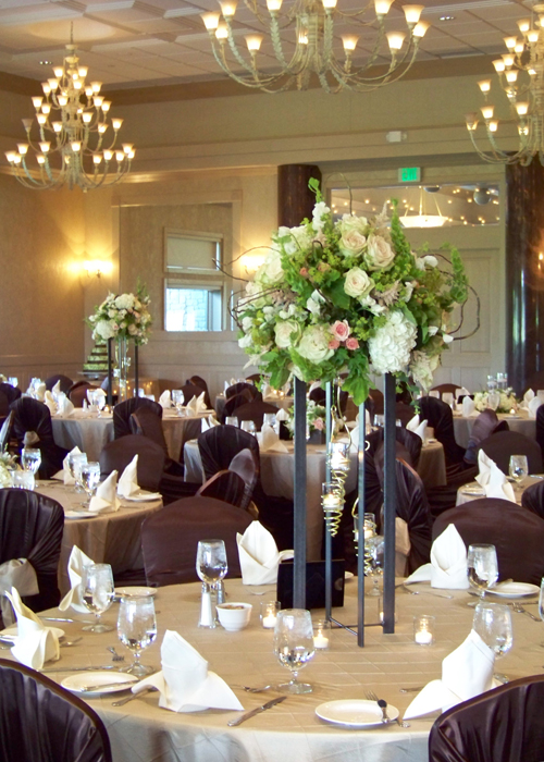 Floral Verde LLC wedding flowers at Apple Mountain Golf Course