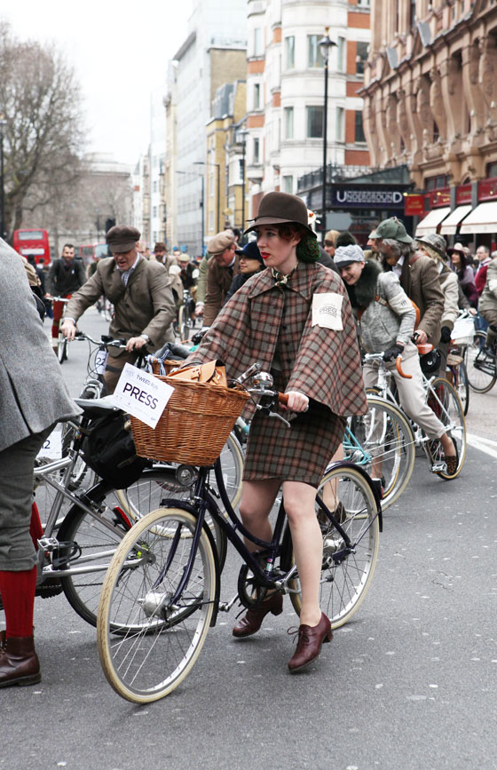 plaid suit, plaid cape, london tweed run, tweed ride, vintage style, london tweed, kelly miller, bike pretty, bikepretty, pretty bike, cycle style, fashion bike, bike fashion, bike chic, bike style, cycle chic, outfit ideas