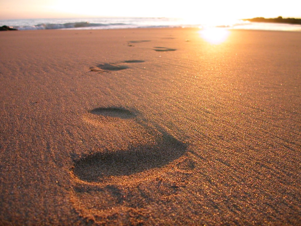 footsteps-in-the-sand-2