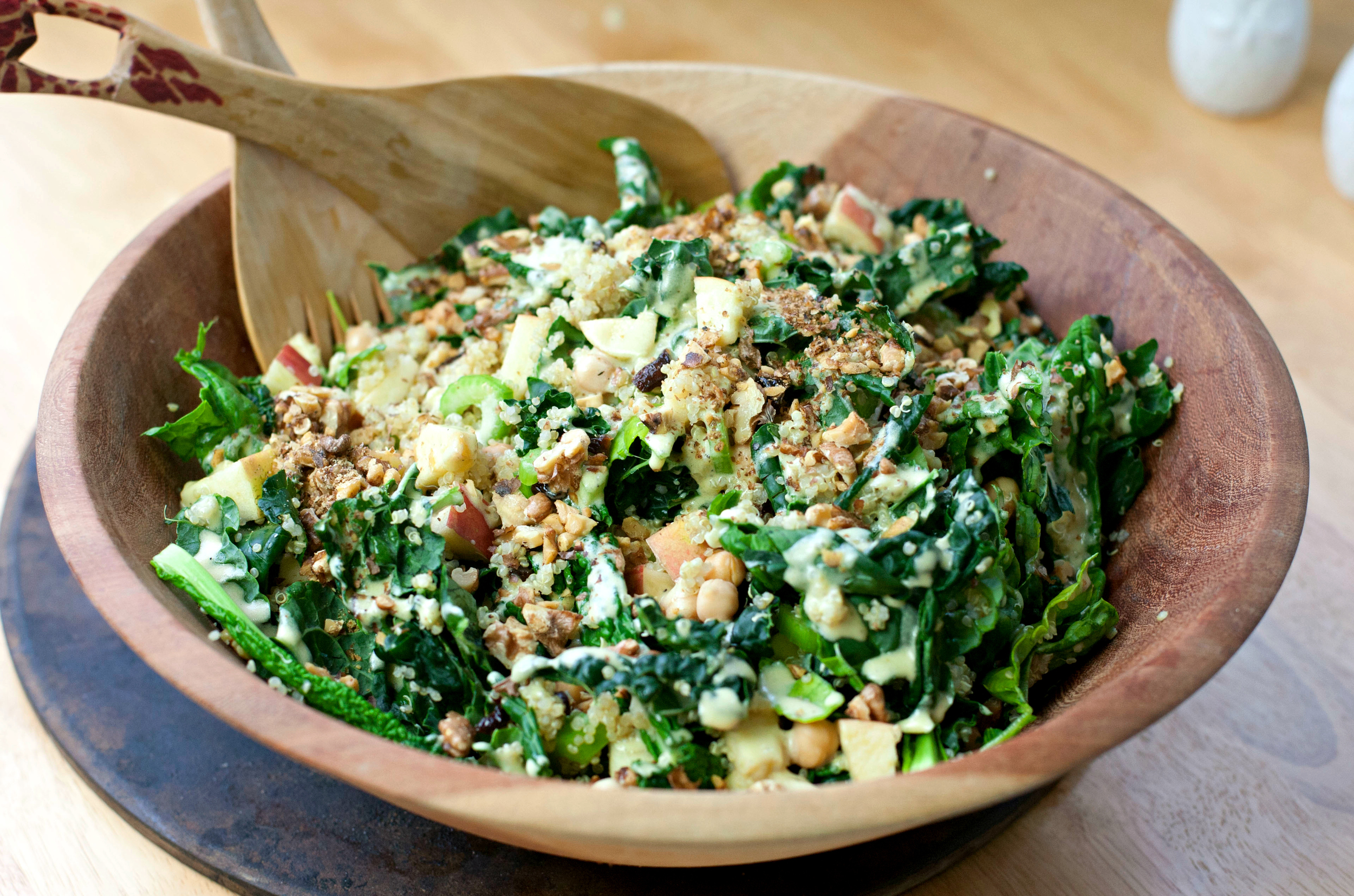 Homemade Healthy Kale Recipes | Homemade Recipes http://homemaderecipes.com/healthy/11-kale-recipes/