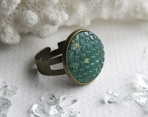 01 teal resin scale ring blog 515px