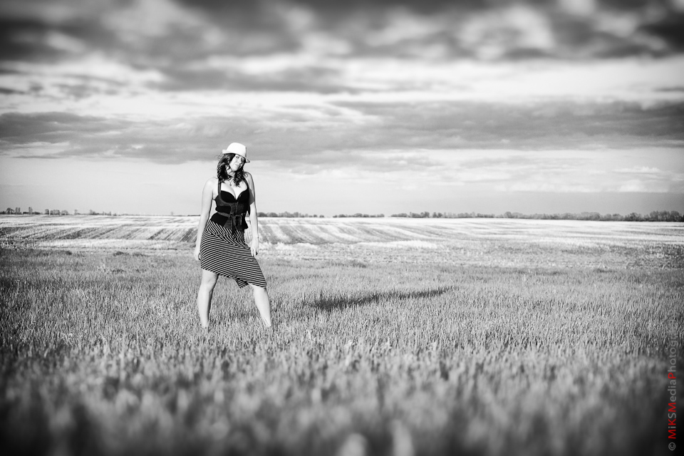 woman farm field landscape edmonton photography