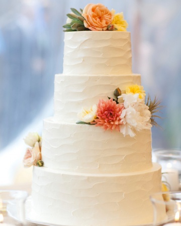 Wedding cake frosting with cream cheese