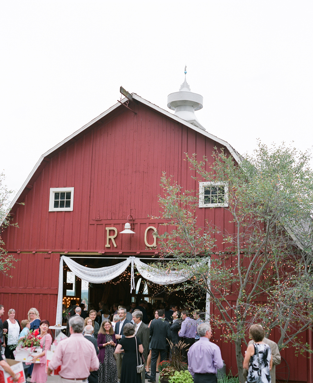 wisconsin-barn-wedding-043
