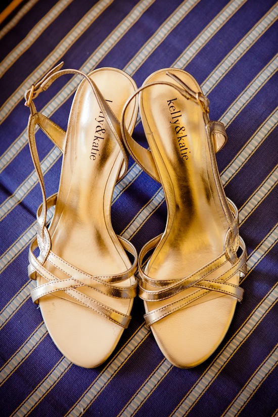 gold wedding shoes | photo by www.chiphotographyofcharleston.com