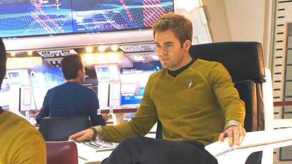 Chris Pine Has Read The Script To Star Trek 2 And Kirk Will Have A Love Interest Geektyrant