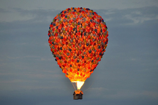 up-hot-air-balloon-4.jpeg