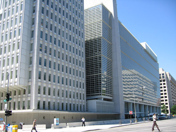 World_Bank_building_at_Washington.jpg