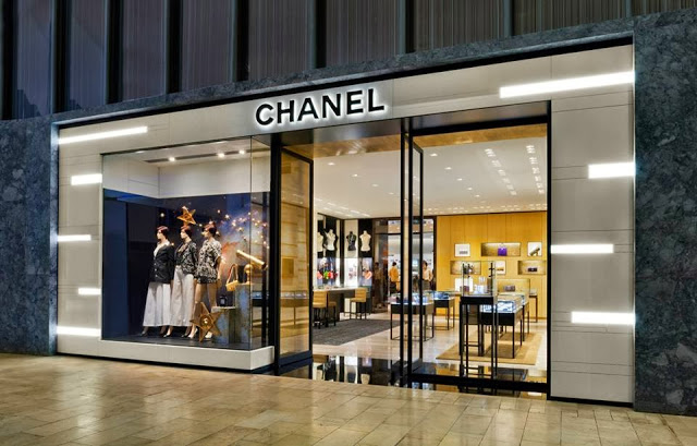 CHANEL&#39;S 2nd LARGEST CANADIAN STORE OPENS AT YORKDALE&#39;S HOLT RENFREW
