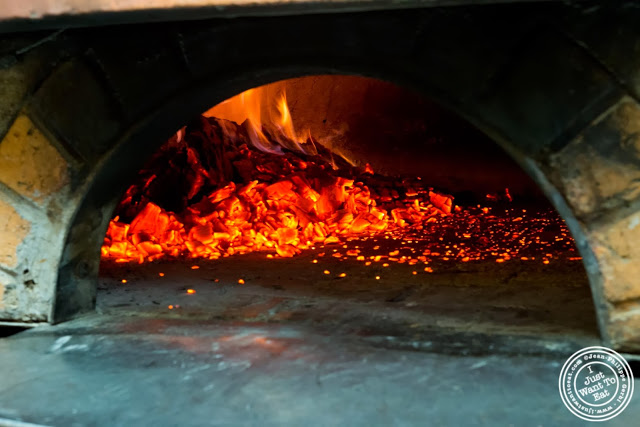 image of brick oven at Il Colosseo in Bensonhurst, Brooklyn, New York