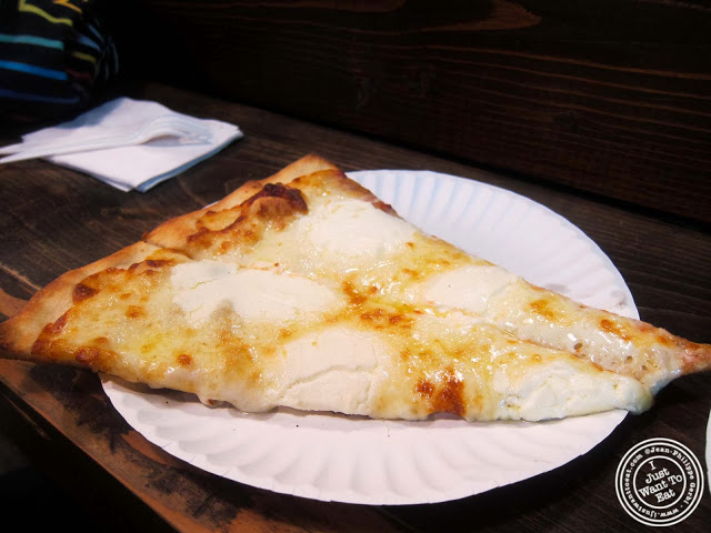 image of White pie at Stromboli Pizza in NYC, New York