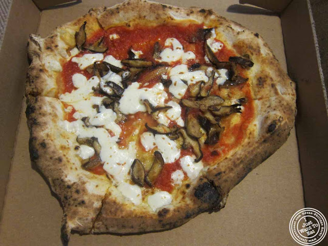 image of mushroom and truffle pizza at pizza vita food truck at Pier 13 in Hoboken, NJ