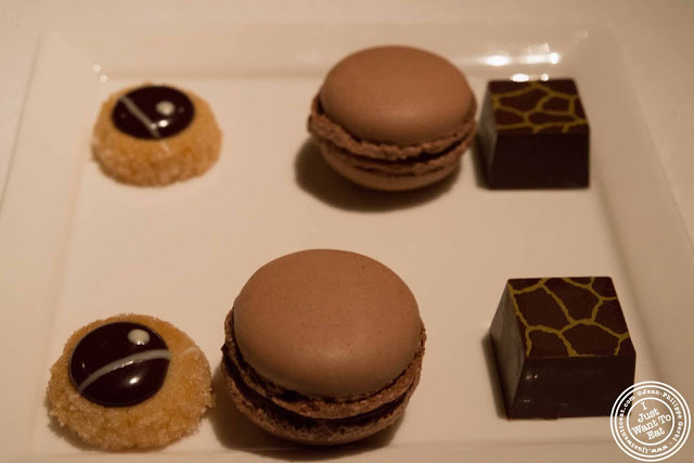 image of cookies at Gramercy Tavern in NYC, New York