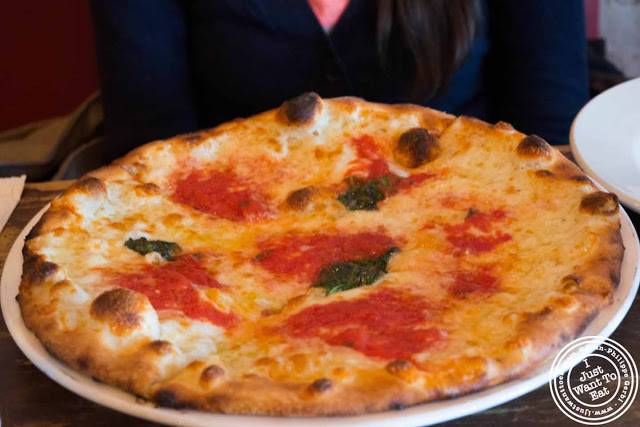 Image of Margherita pizza at Numero 28 pizzeria in NYC, New York
