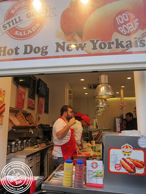 Image of Hot dog New Yorkais in Paris, France