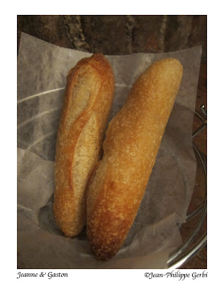 Image of bread at Jeanne et Gaston in NY, New York