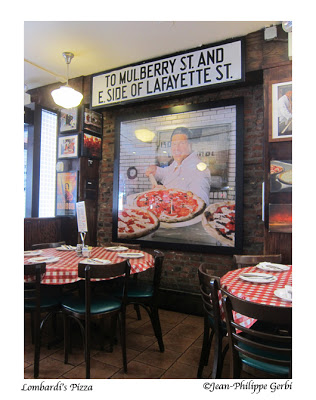 Image of the Dining room Lombardi's Pizza in NYC, New York - the oldest pizzeria in the US